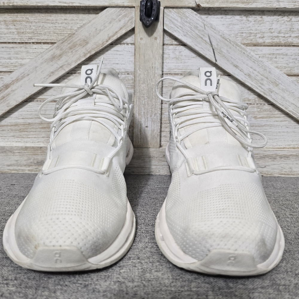 On Cloud Women's Cloudnova Sneakers  All White Undyed Size W10  Shoes